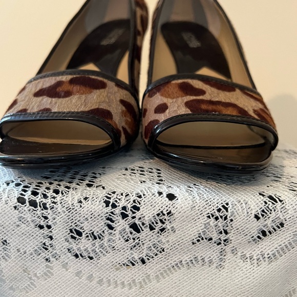 BEAUTIFUL MICHAEL KORS WEDGE HEELS - Picture 5 of 11